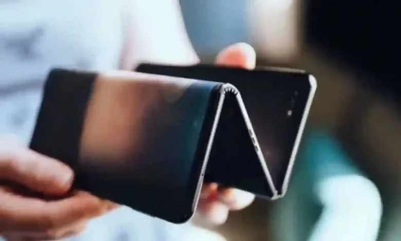 شركة سامسونغ تنهي “كابوس” الهواتف التقليدية.. هذا هو “السر” وراء “الجهاز الغامض” الذي سيغير كل شيء!