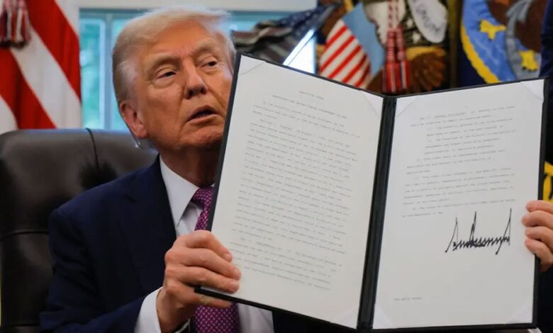 متضمناً إلغاء قانون قيصر .. ترامب يوقع على مشروع قانون سياسة الدفاع السنوي بقيمة تقارب تريليون دولار