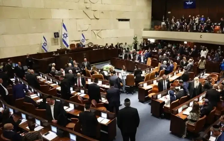الكنيست الإسرائيلي يصادق على حل نفسه ويحدد موعدًا للانتخابات